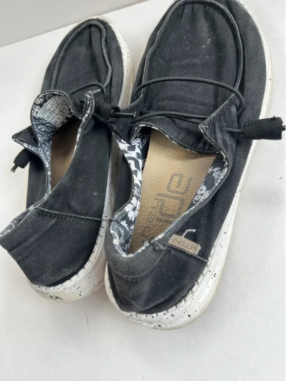 Hey Dude Women's Wendy Stretch Size 9 black comfy